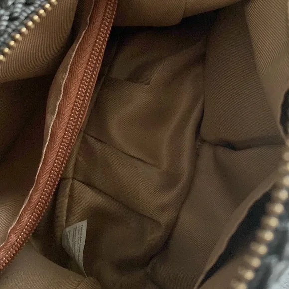 Beautiful SAK purse! In excellent used condition. - Picture 4 of 14